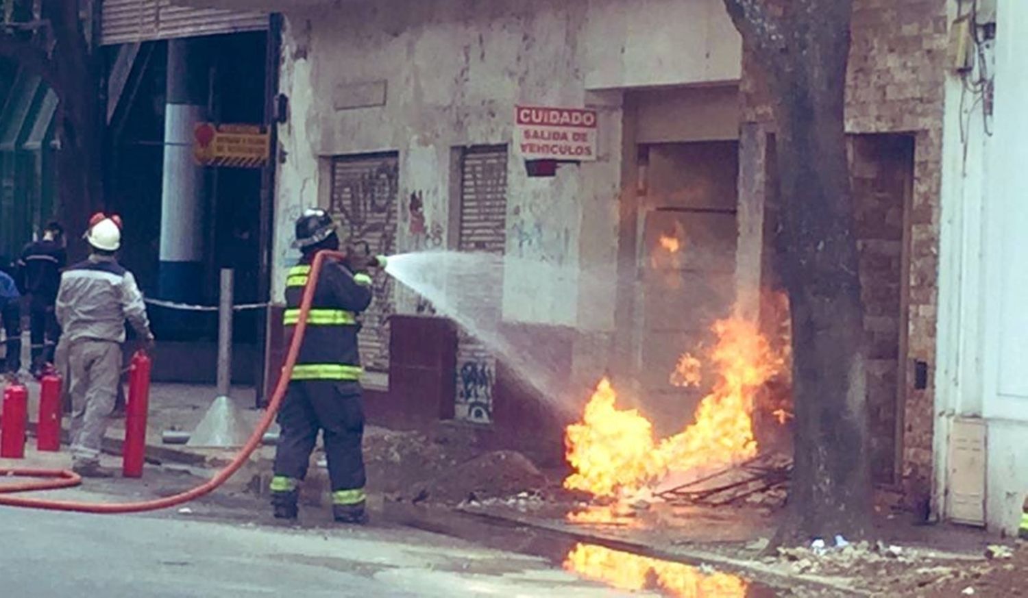 Se produjo un incendio por fuga de gas durante un trabajo de la EPE