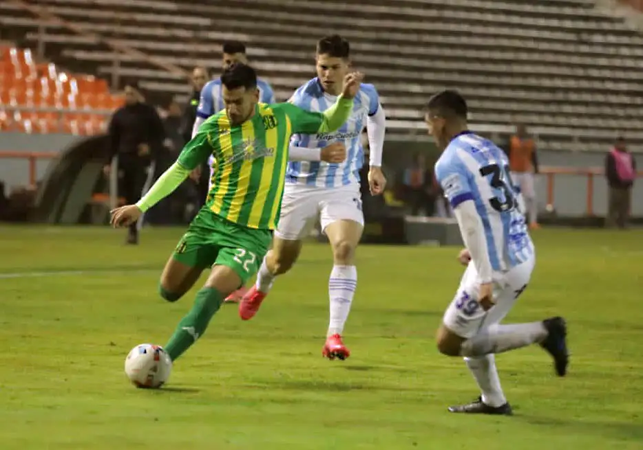 Atlético Tucumán sigue sorprendiendo en el torneo.