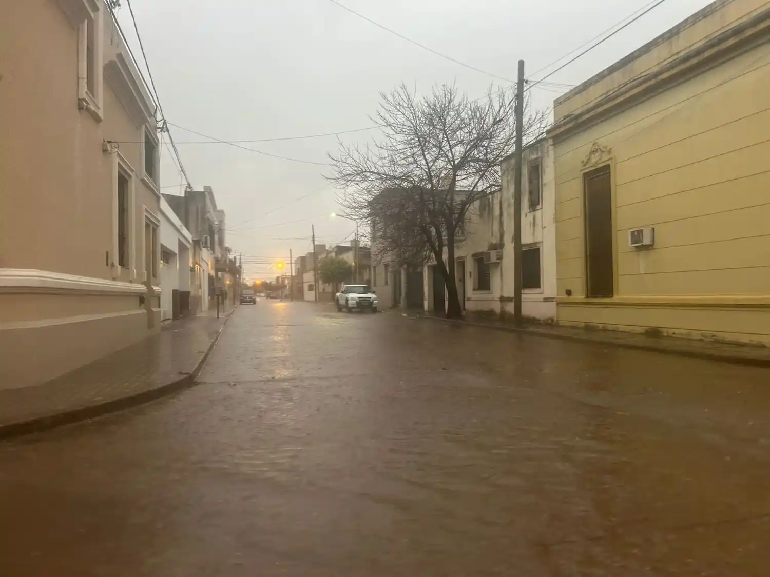 Temporal en Gualeguaychú: cayeron más de 60 mm de lluvia y continúan las alertas naranja y amarilla