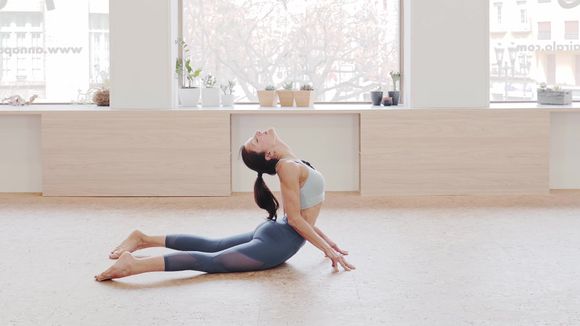 El ejercicio escorpión te ayudará a tonificar tu cuerpo de la mejor manera y a cuidar tu salud