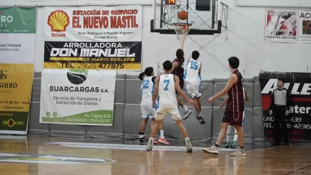 Los cadetes dirigidos por Alan Kruzich ganaron sus primeros dos partidos