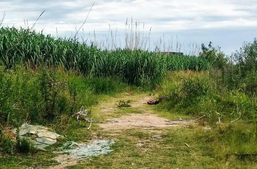 Doble crimen en zona noroeste: encontraron dos cuerpos en un descampado asesinados a balazos
