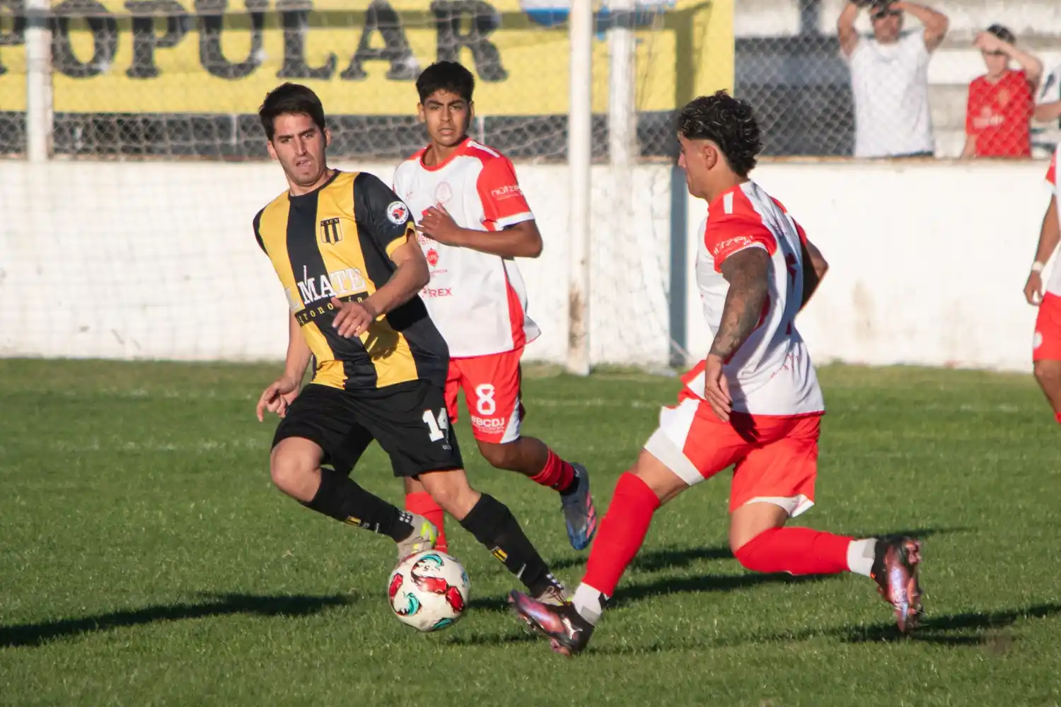Huracán se quedó con el clásico en el adelantado de la séptima fecha