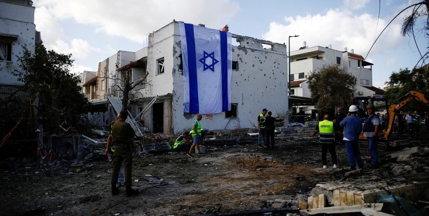 Hezbolá disparó más de 110 cohetes sobre Israel logrando impactar en zonas cercanas a la ciudad de Haifa. REUTERS/Shir Torem