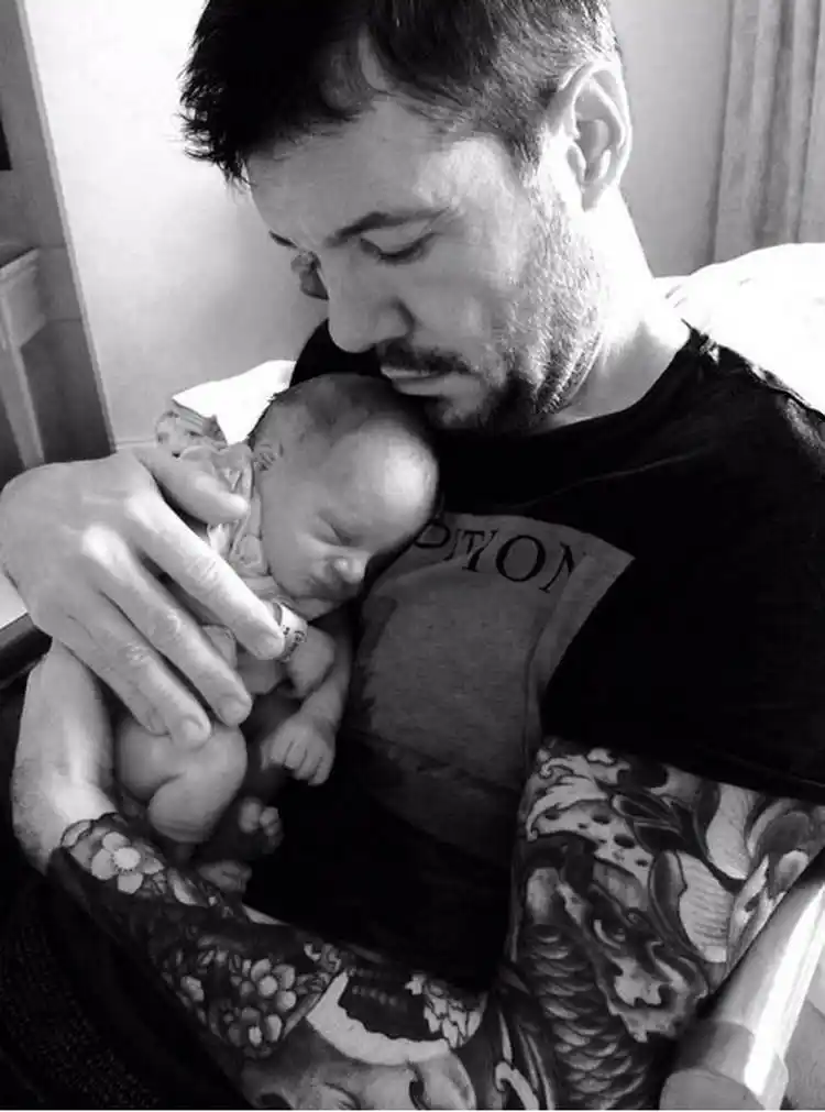 Tinelli presentó a su hijo Lorenzo
