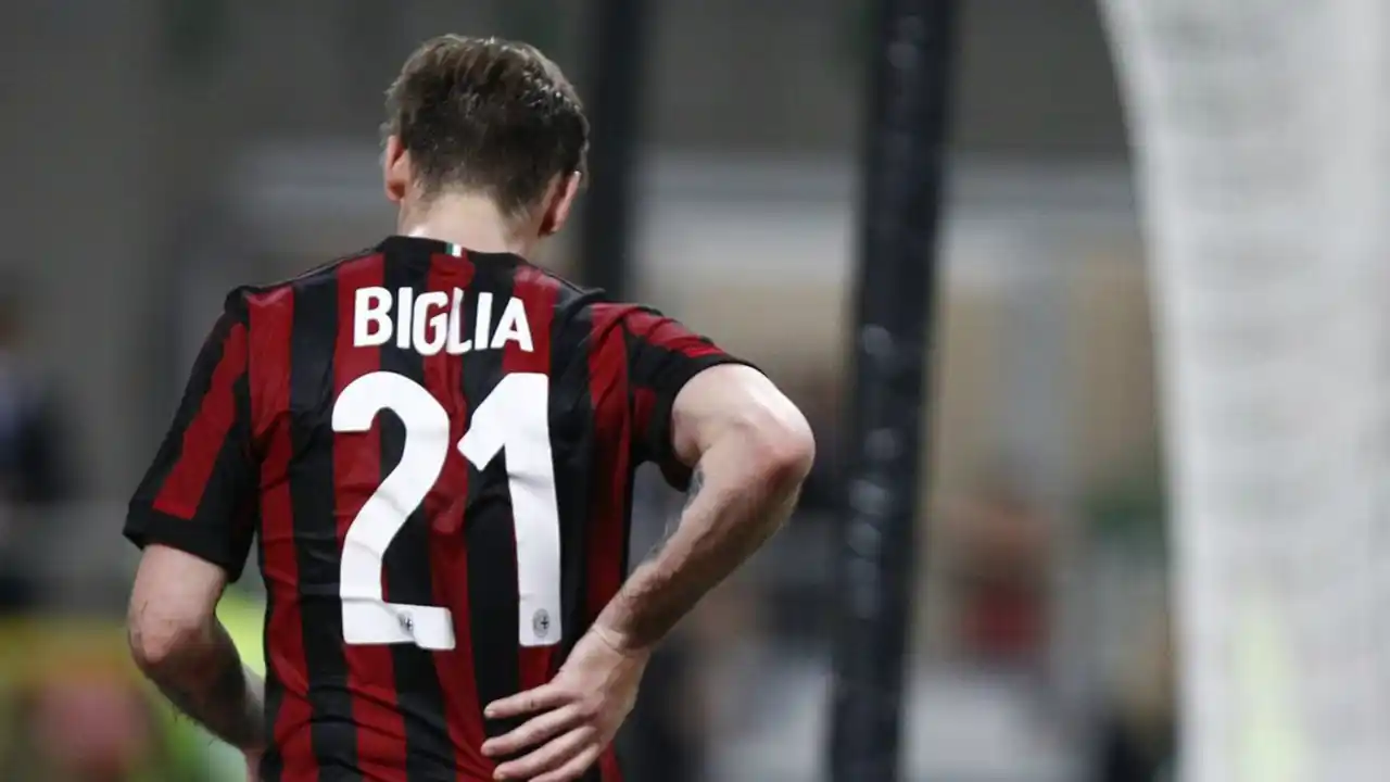 Alivio por Lucas Biglia tras el rodillazo del 'Papu' Gómez 