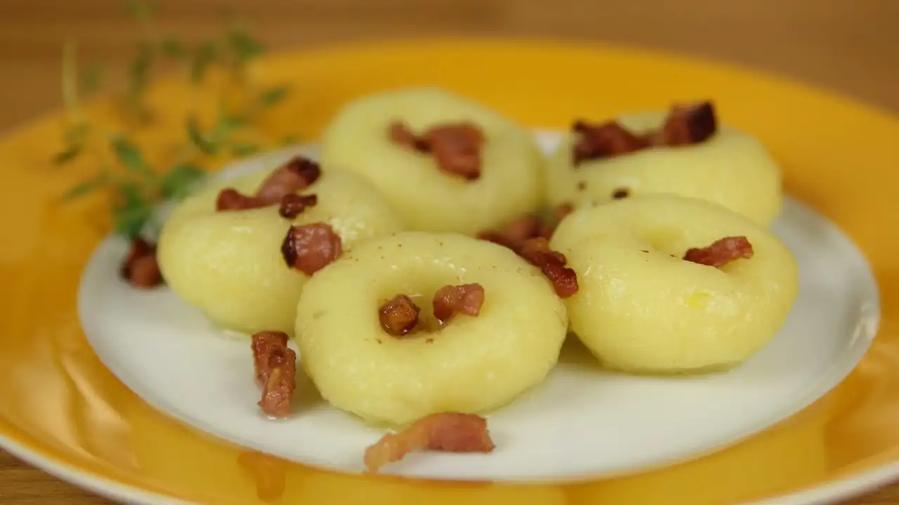 Bolas de papa (kluski slaskie)