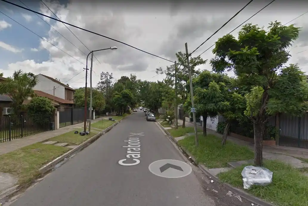 Tragedia en Ituzaingó: Quiso poner marcha atrás pero se equivocó y terminó atropellando y matando a su madre