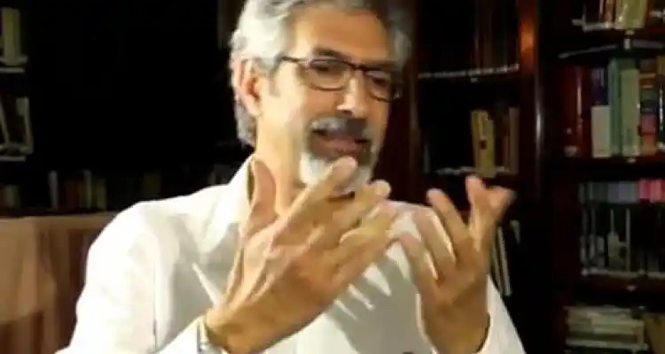 Premian a Jorge Sagrera por sus “Poemas para Loli Dostoievski”