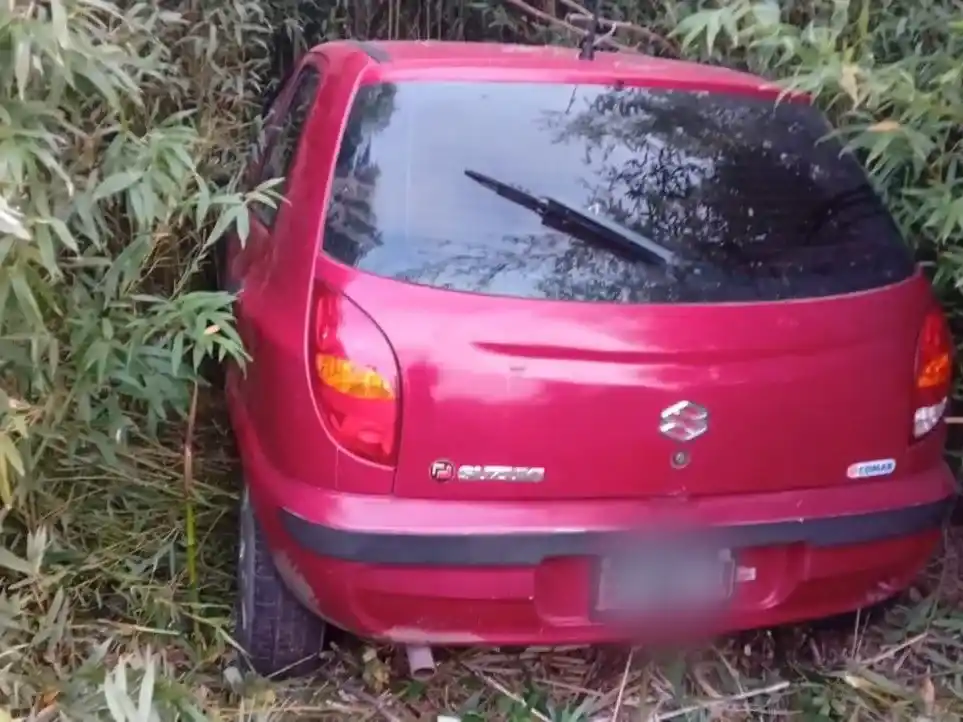 Recuperaron un auto robado y aprehendieron a un menor en el barrio 2 de Abril