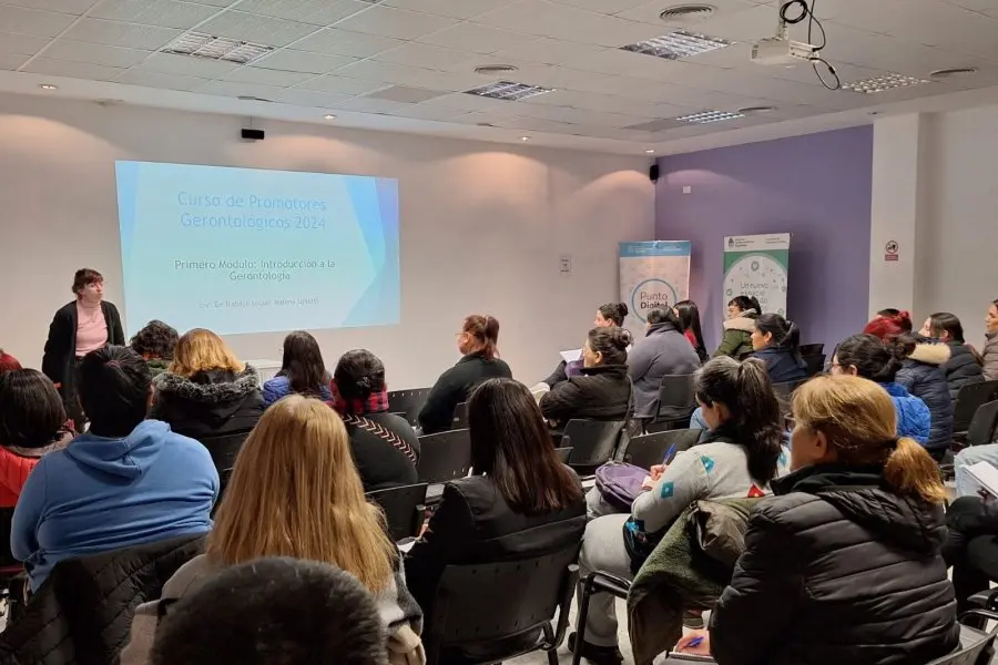 Inició la "Formación Gerontológica: Fortaleciendo Cuidados y Capacidades" en Rafaela