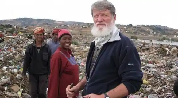 Un cura argentino es candidato  al Premio Nobel de la Paz