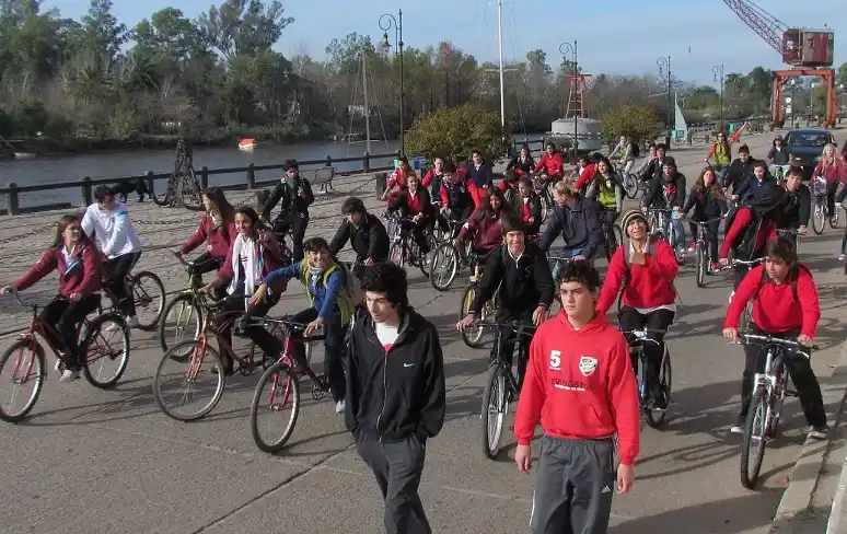 Bicicleteada de los estudiantes por día del medio ambiente