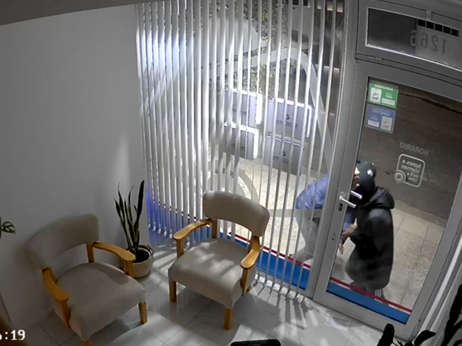 Robaron una inmobiliaria a metros del centro y la dueña se sorprendió por la impunidad de los ladrones