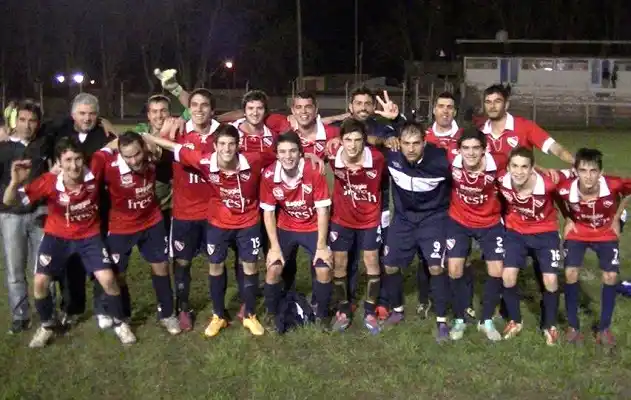 Divisional B: El Rojo va por la vuelta ante La Vencedora 