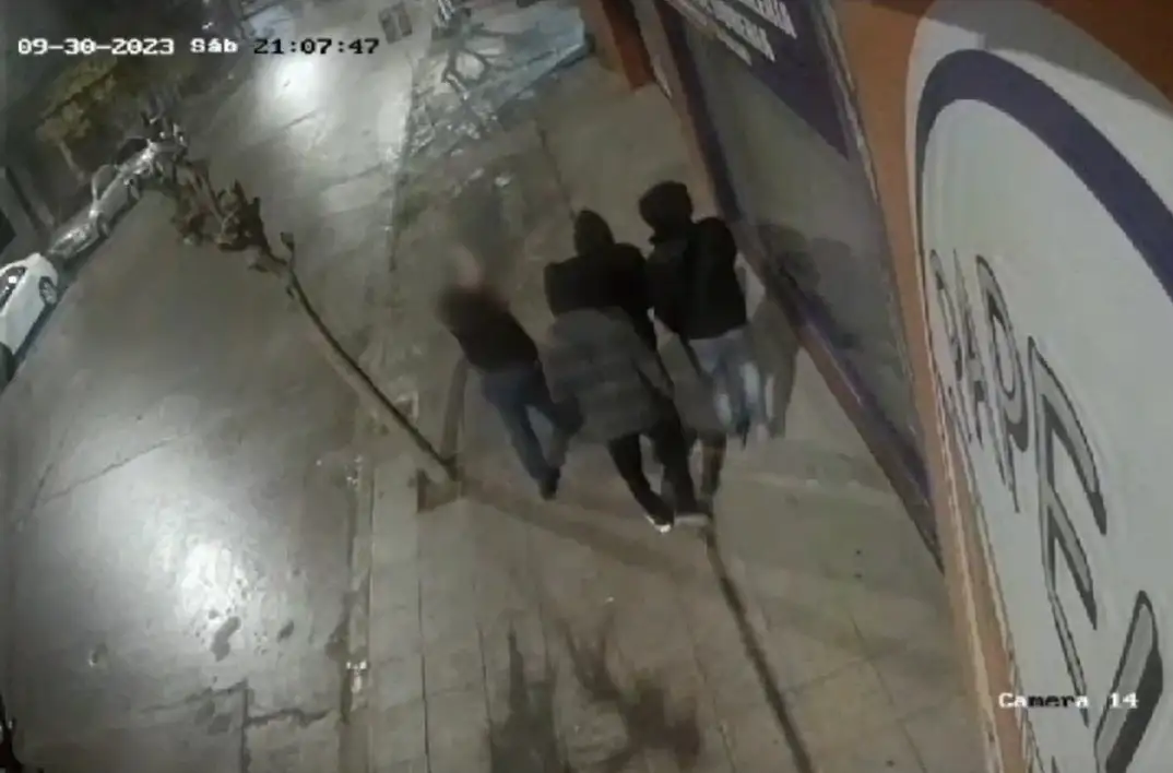 Los asaltantes en la noche del 30 de septiembre de 2023.