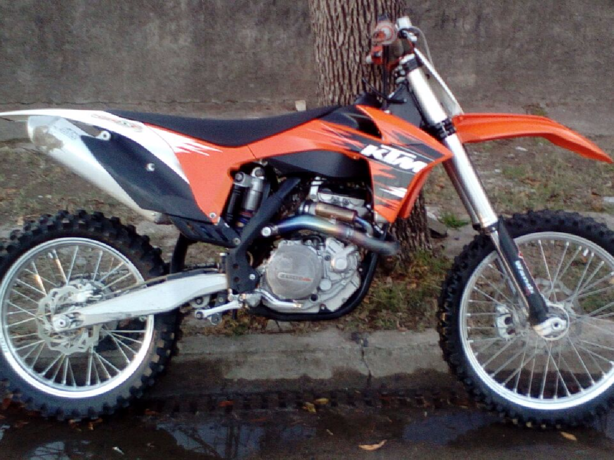 Choque entre dos motos: los conductores resultaron heridos 