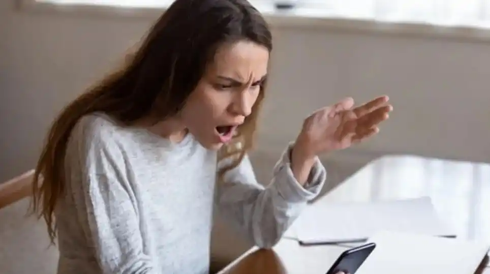 Le hizo un chiste a su mamá y casi termina de la peor manera