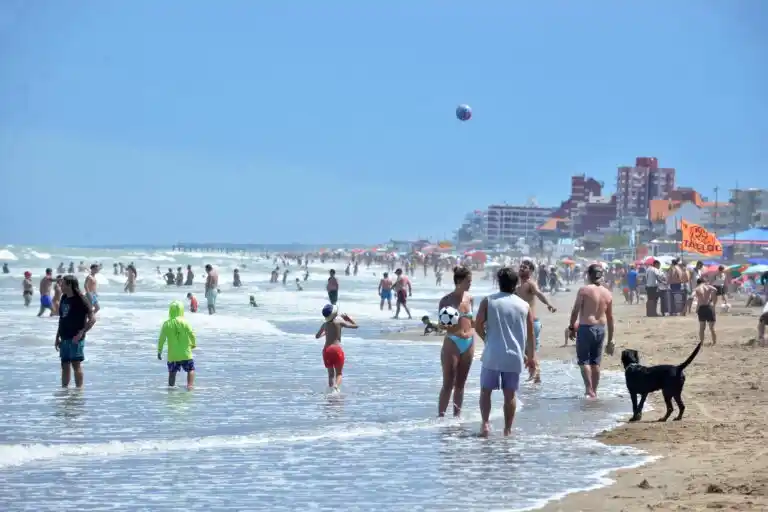 Verano en la costa: menos turistas, incertidumbre y alquileres en la mira