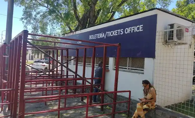 El Carnaval del País 2025 inicia la venta de entradas y se prepara para brillar