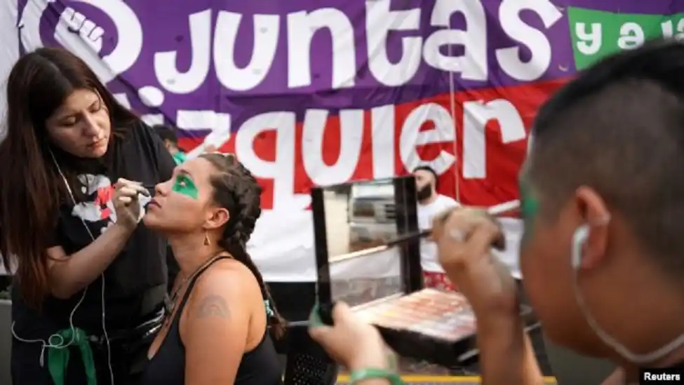 Masivas marchas en Latinoamérica por el Día Internacional de la Mujer
