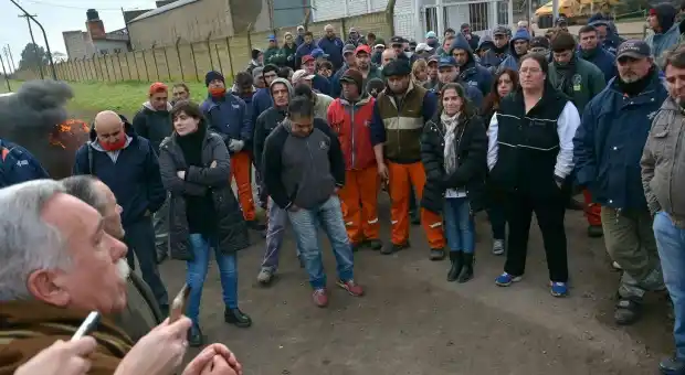 Palacio interrumpió una asamblea y pidió a municipales que vuelvan a trabajar