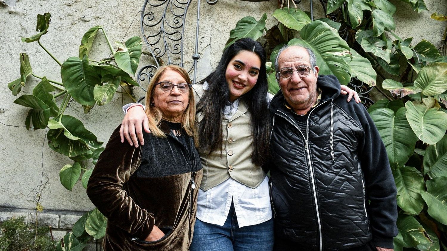 Elsa y Feliciano, los abuelos que fueron padres: una historia de amor y crianza