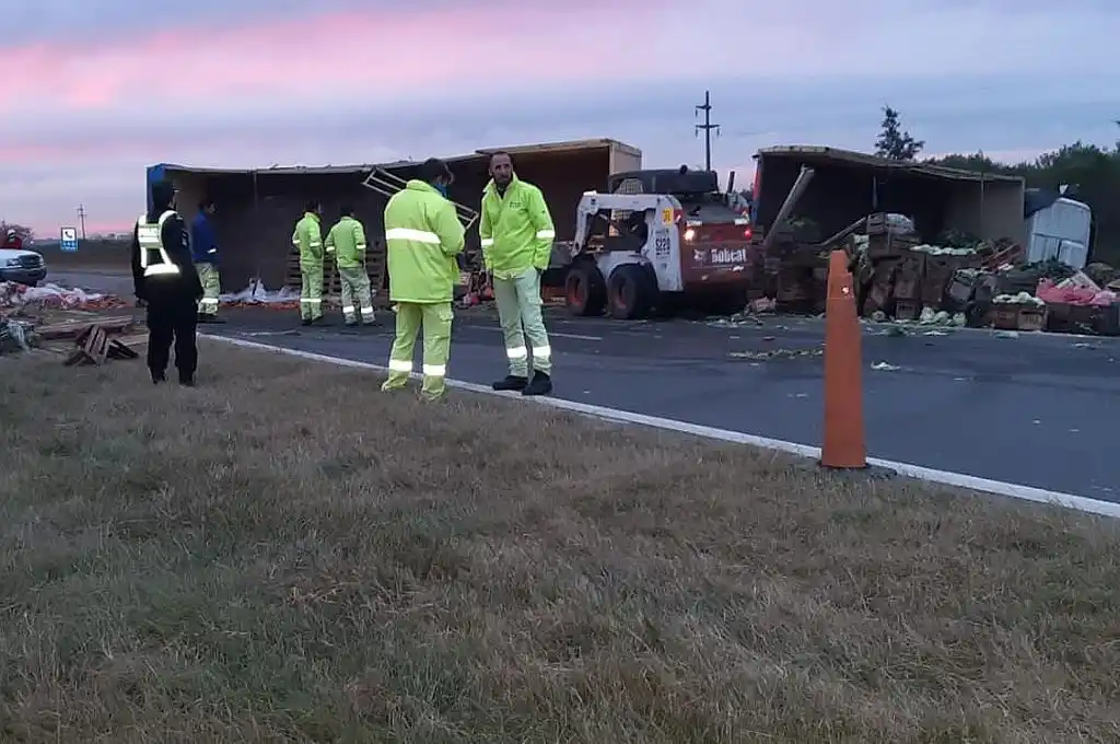 Volcó un camión en la Autopista Santa Fe – Rosario