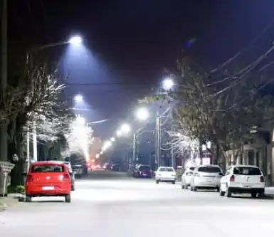 Interés de vecinos por cambiar luminarias