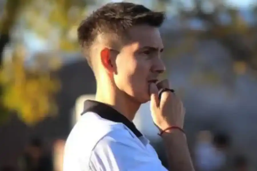 Juan Caro:"La caminata desde la mitad de la cancha hasta el área es compleja"