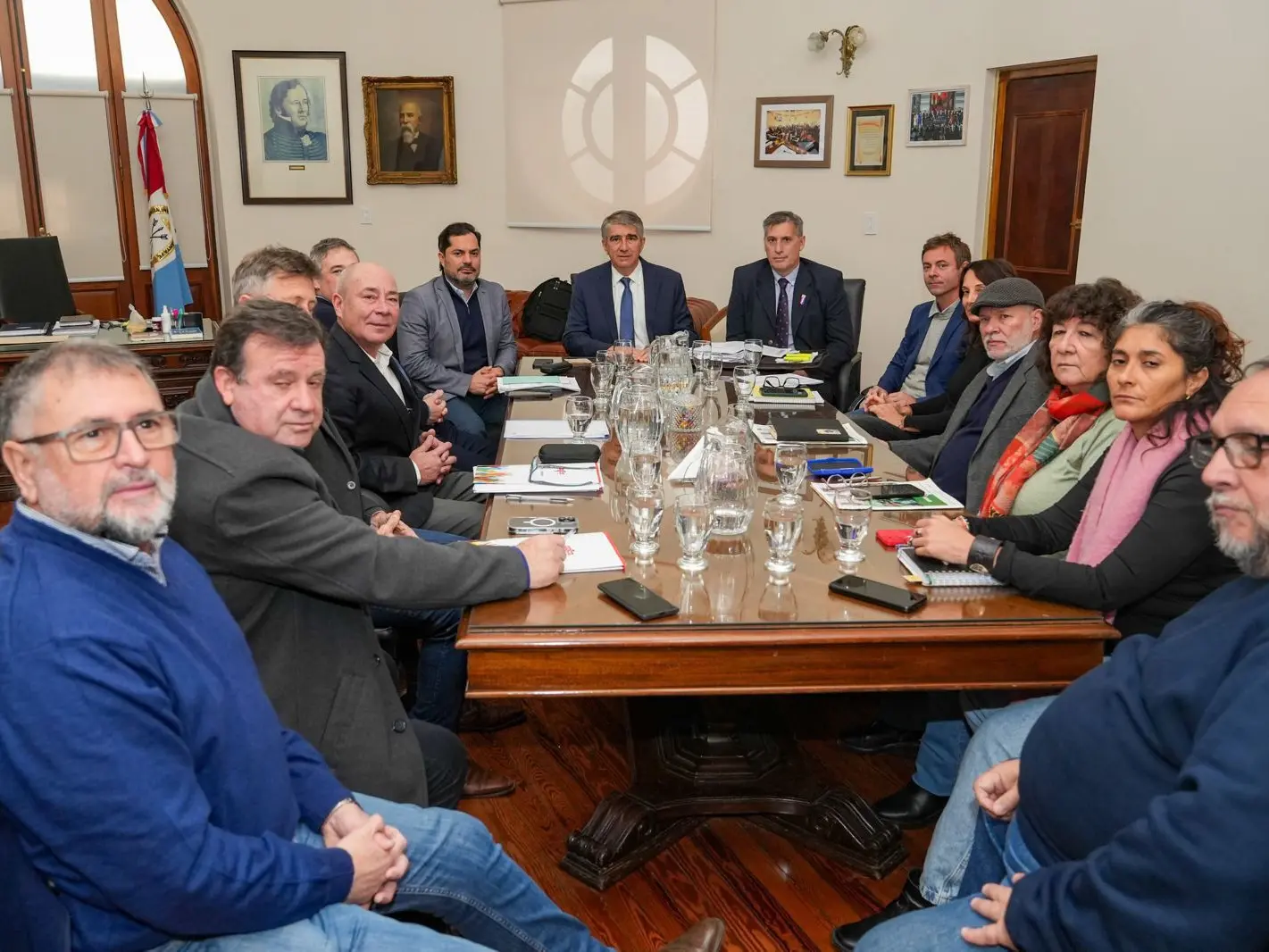 La provincia tuvo otra reunión paritaria con los gremios estatales.