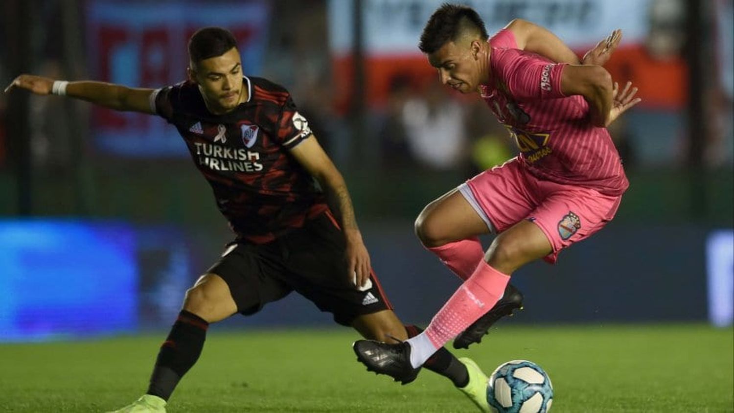 River reaccionó a tiempo y rescató un empate ante Arsenal en Sarandí