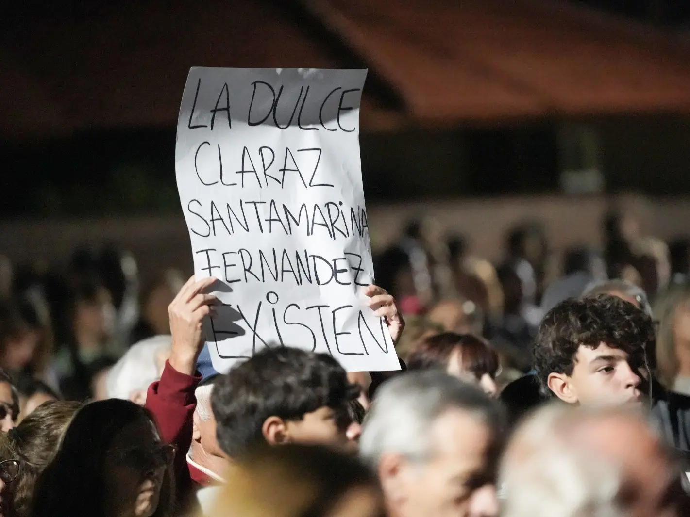 Manifestación. Los vecinos reclamaron médico permanente en el interior.
