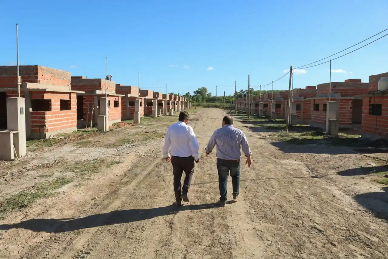 El intendente de Ranchos recibió al sub administrador del Instituto de la Vivienda