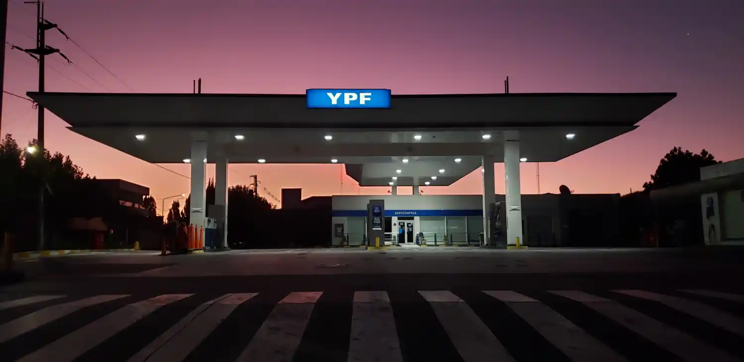 YPF aumenta desde este lunes entre un 9,5% y un 11,5% el precio de sus combustibles