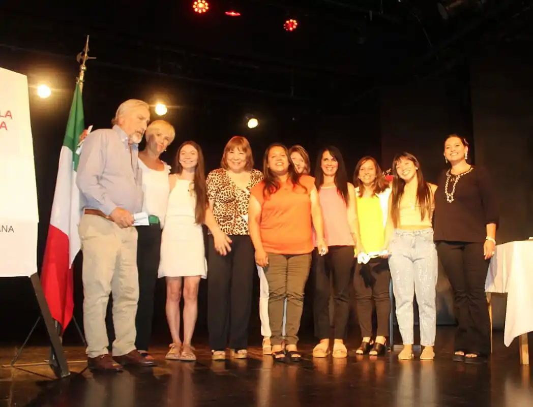 Culminó curso de idioma en la Sociedad Italia