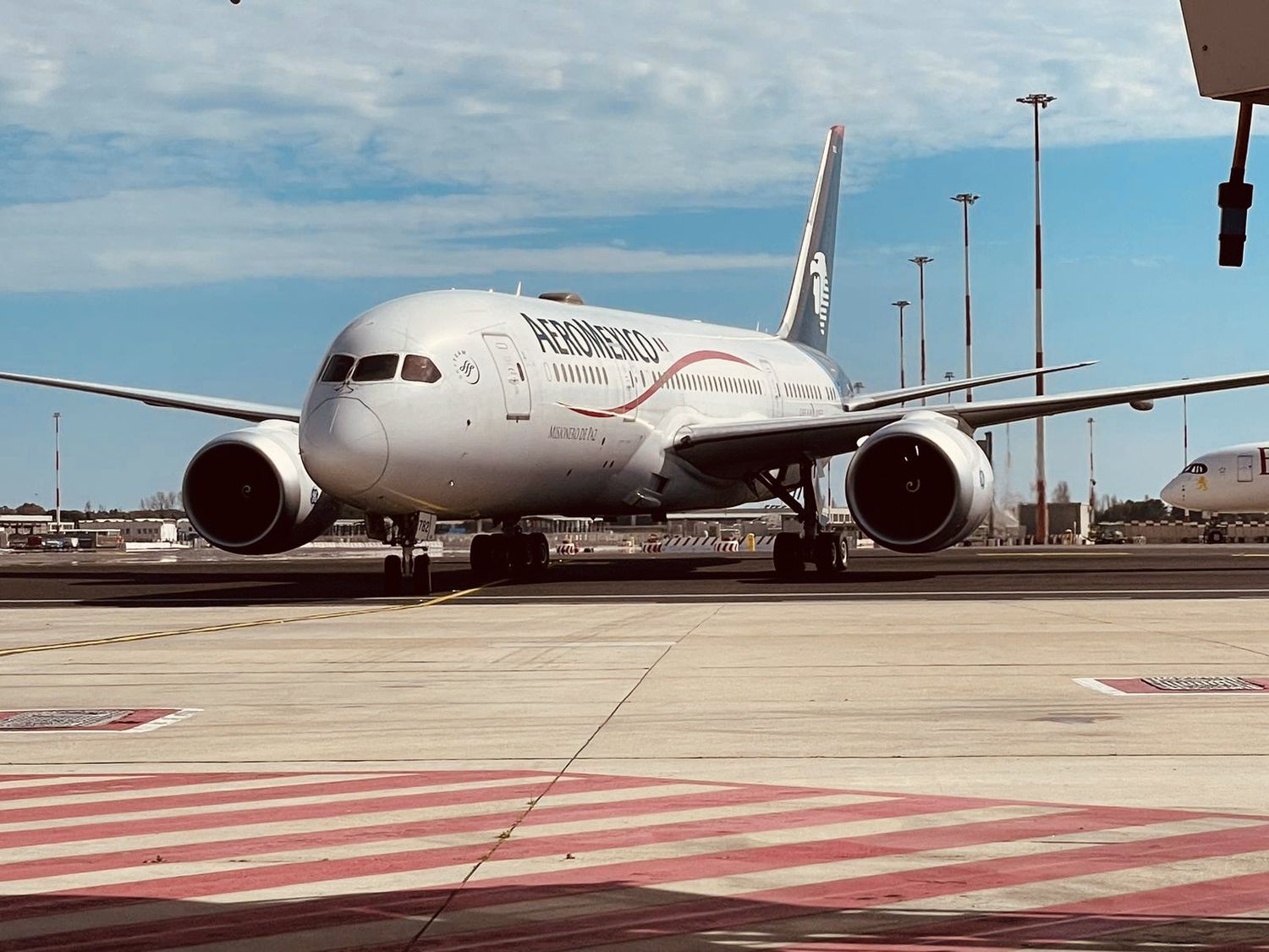 Aeromexico reanudó sus vuelos a Santiago de Chile