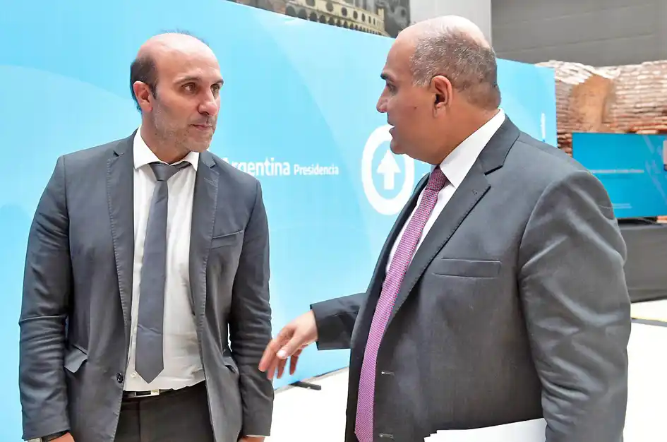 Yañez junto a Manzur.