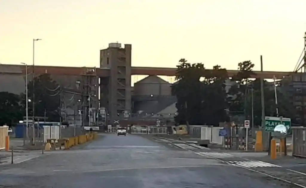 Se extiende el paro en los puertos cerealeros: los gremios rechazaron la oferta salarial
