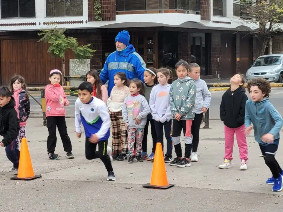 El Circuito Municipal de Atletismo vuelve a la Plaza Mitre