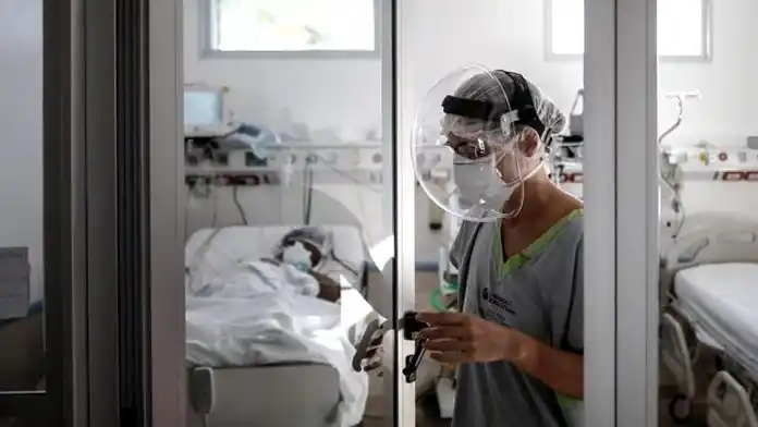 Solo 3 de cada 10 de los nuevos casos y de los internados en terapia están en el AMBA