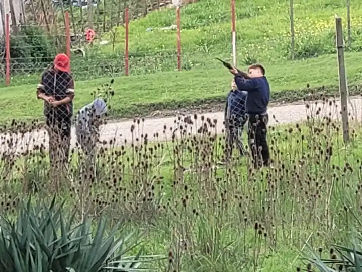 Menores con armas de aire comprimido