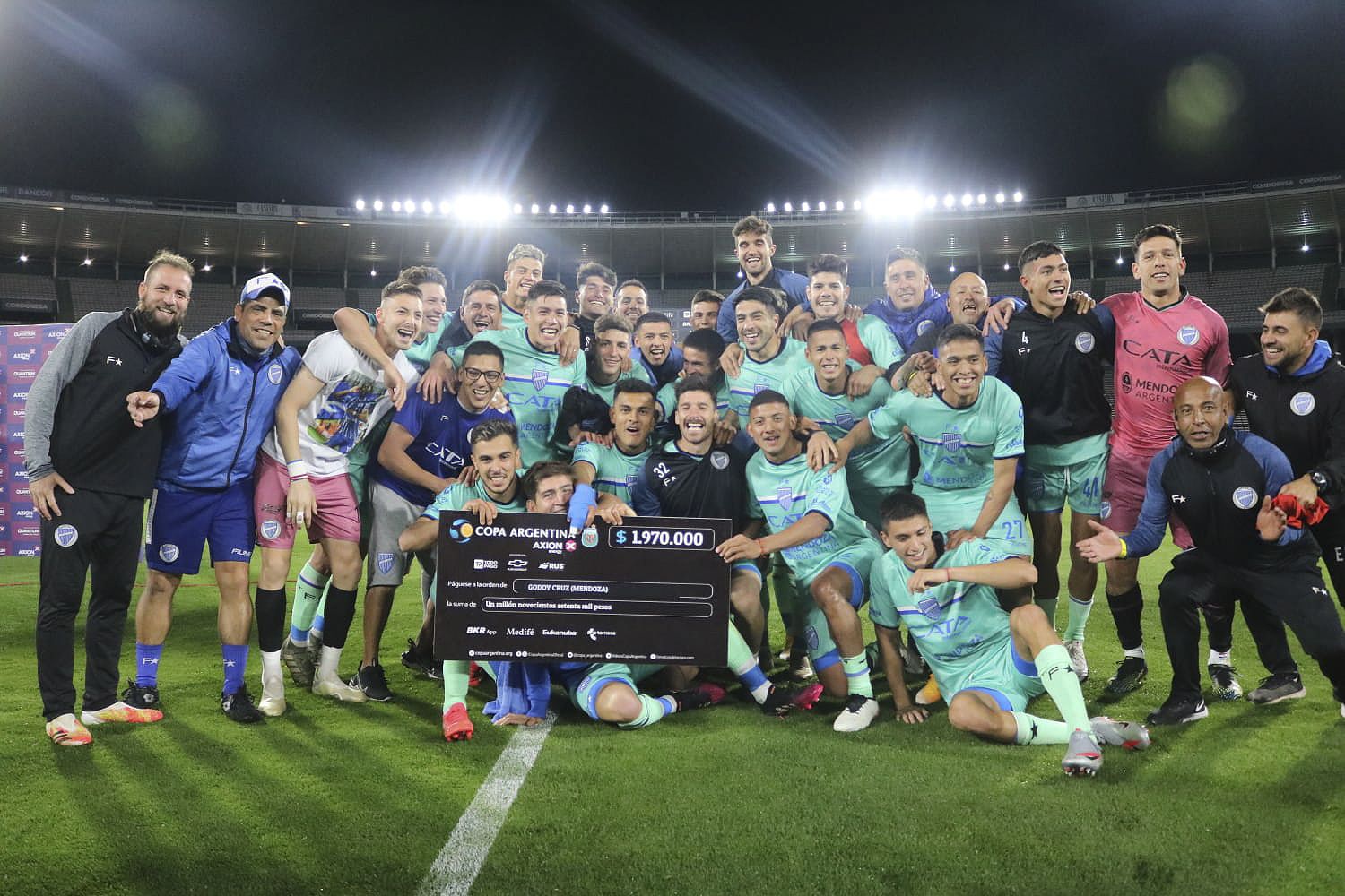 Godoy Cruz eliminó a Racing en los penales