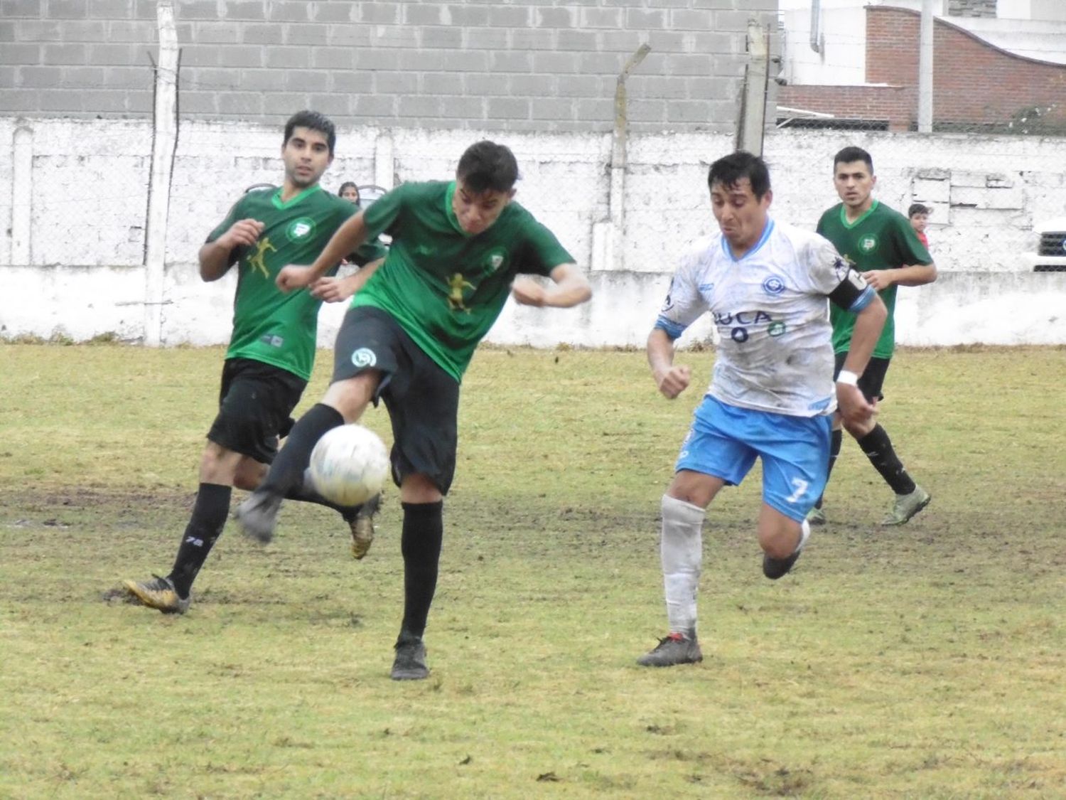 Matienzo, Sarmiento y Centenario no aflojan y lideran sus zonas