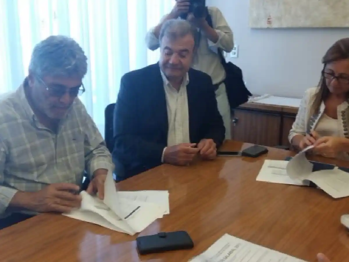 El SEP aceptó un aumento salarial del 19,5% de piso