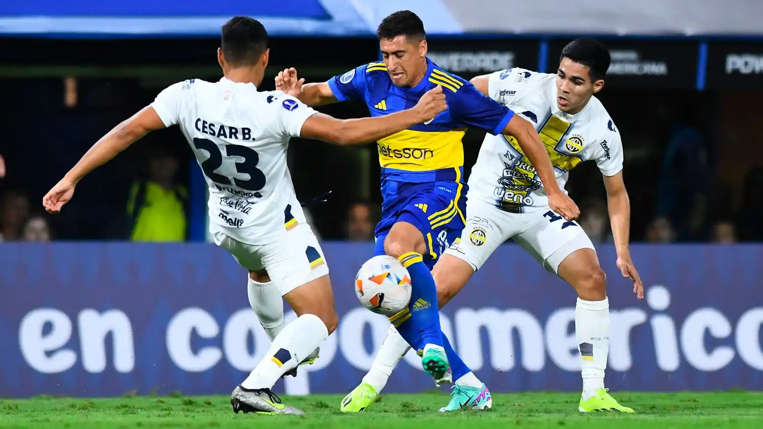 Miguel Merentiel viene de convertir cuatro goles en los últimos tres partidos de Boca.