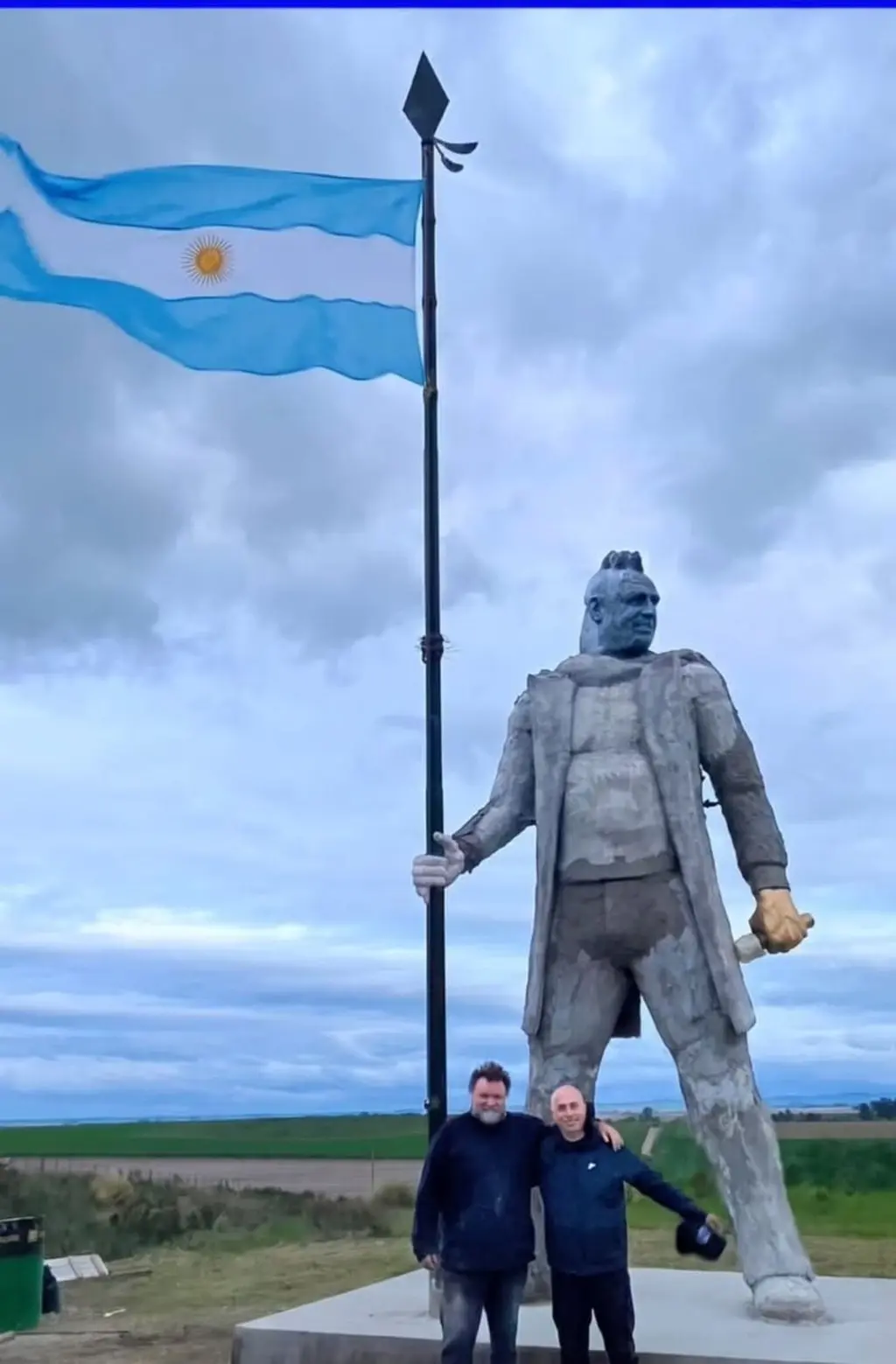 Inauguraron una imponente escultura de Ricardo Iorio en las sierras de Coronel Suárez