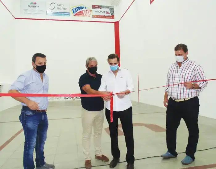 Se reinauguró la cancha del Club Vasco