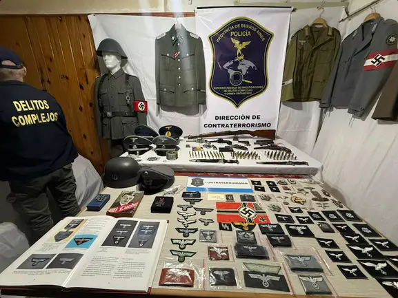 Un hombre fue detenido en Buenos Aires con una colección de artilugios nazis