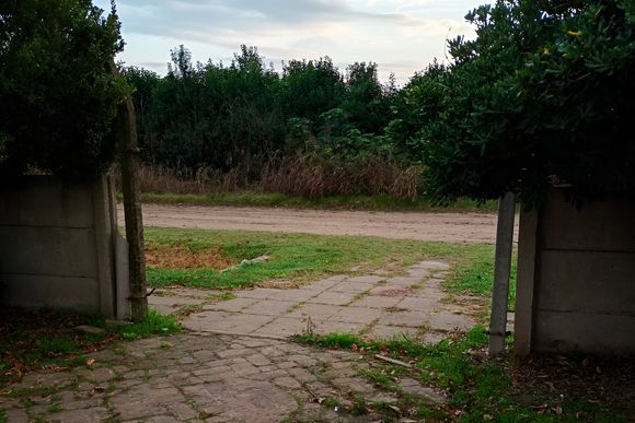 Insólito robo en la escuela 16: se llevaron el portón de acceso a la institución